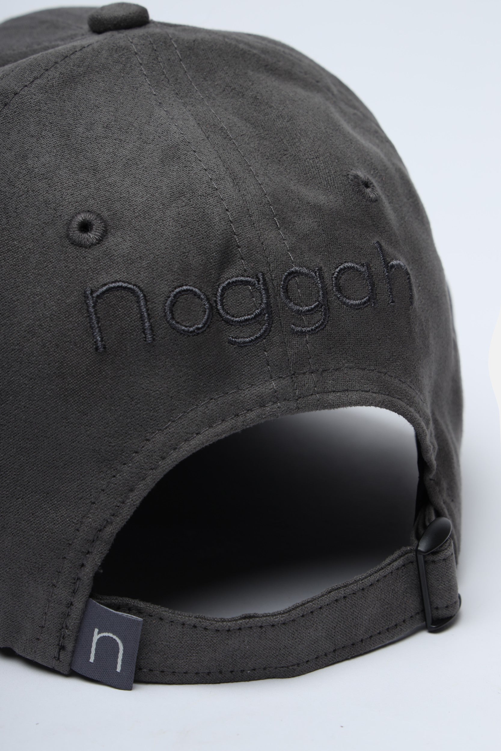 Minimalist charcoal cap with curved brim – Night Drive edition